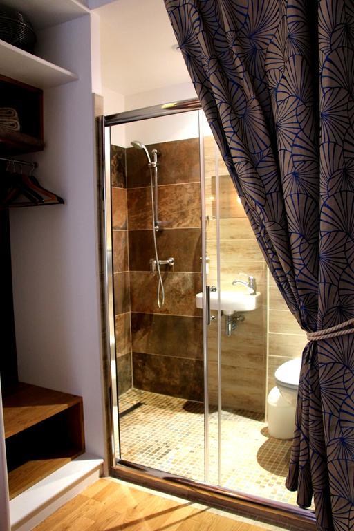 Private Room In A Parisian Homestay! - Close To It All! Szoba fotó