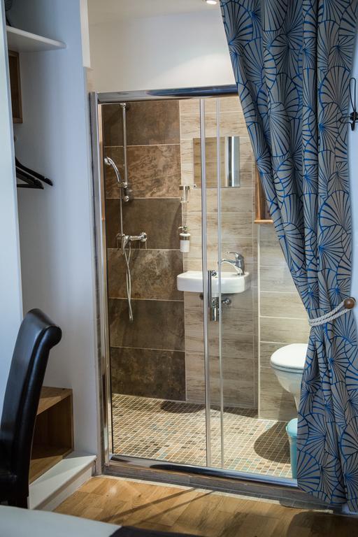 Private Room In A Parisian Homestay! - Close To It All! Kültér fotó
